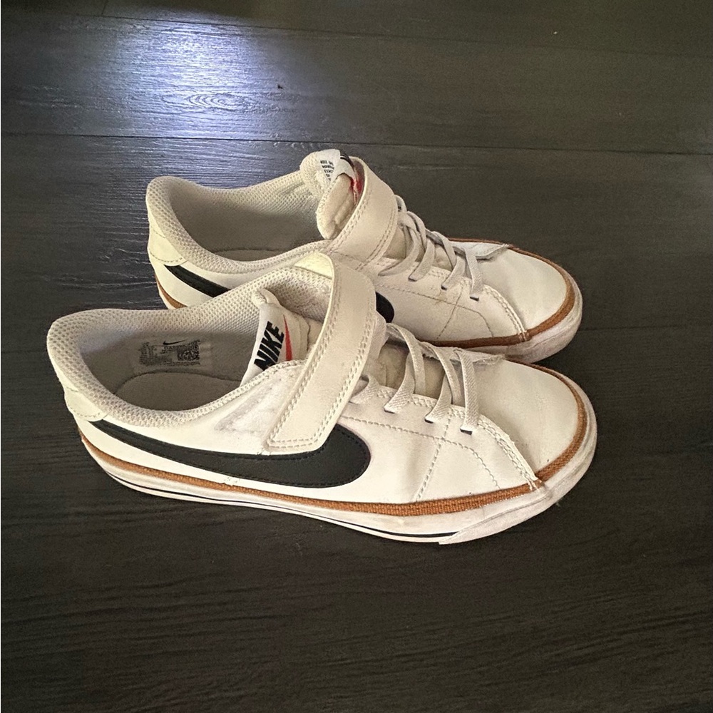 Nike White and Brown Minimalist Sneakers - Picture 3 of 6